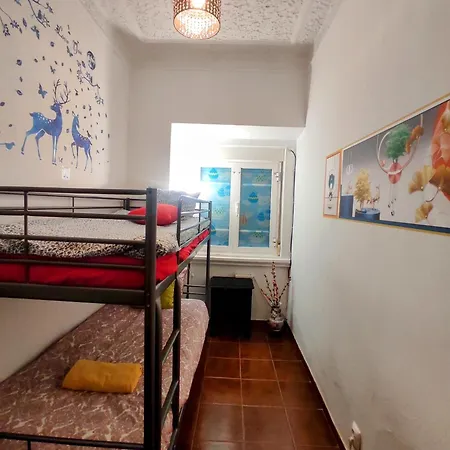 Habitación en casa particular Perfect Near Airport 2 *