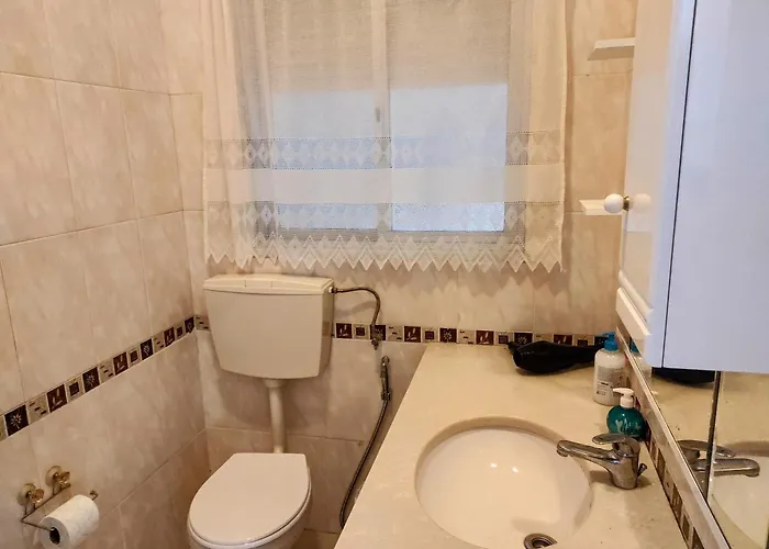 Perfect Near Airport 2 Homestay