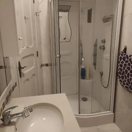 Perfect Near Airport 2 Privatunterkunft