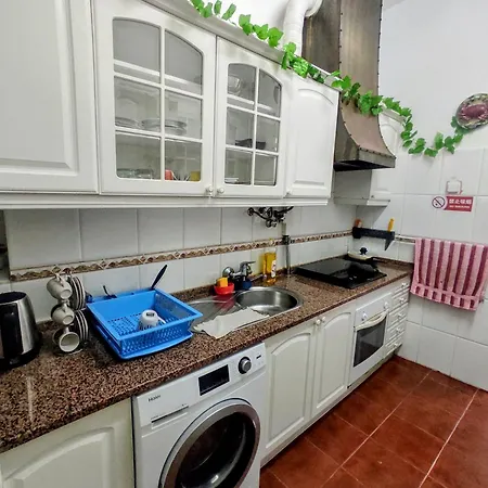 Perfect Near Airport 2 Privatunterkunft *